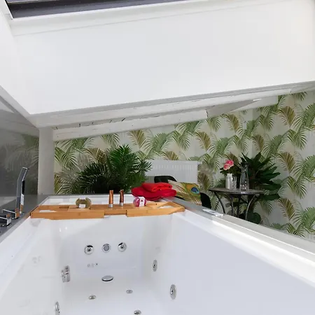 Sanssouci Whg. Stylekuste Mit Kamin Und Whirpool Binz